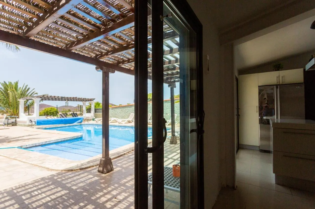 Villa La Quinta Heights -6 Bed Villa-Private Pool San Miguel de Abona
