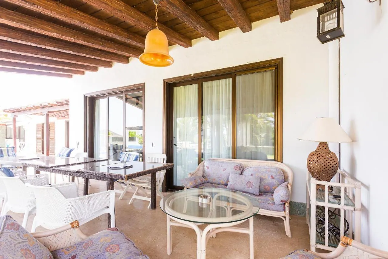 Villa La Quinta Heights -6 Bed Villa-Private Pool San Miguel de Abona